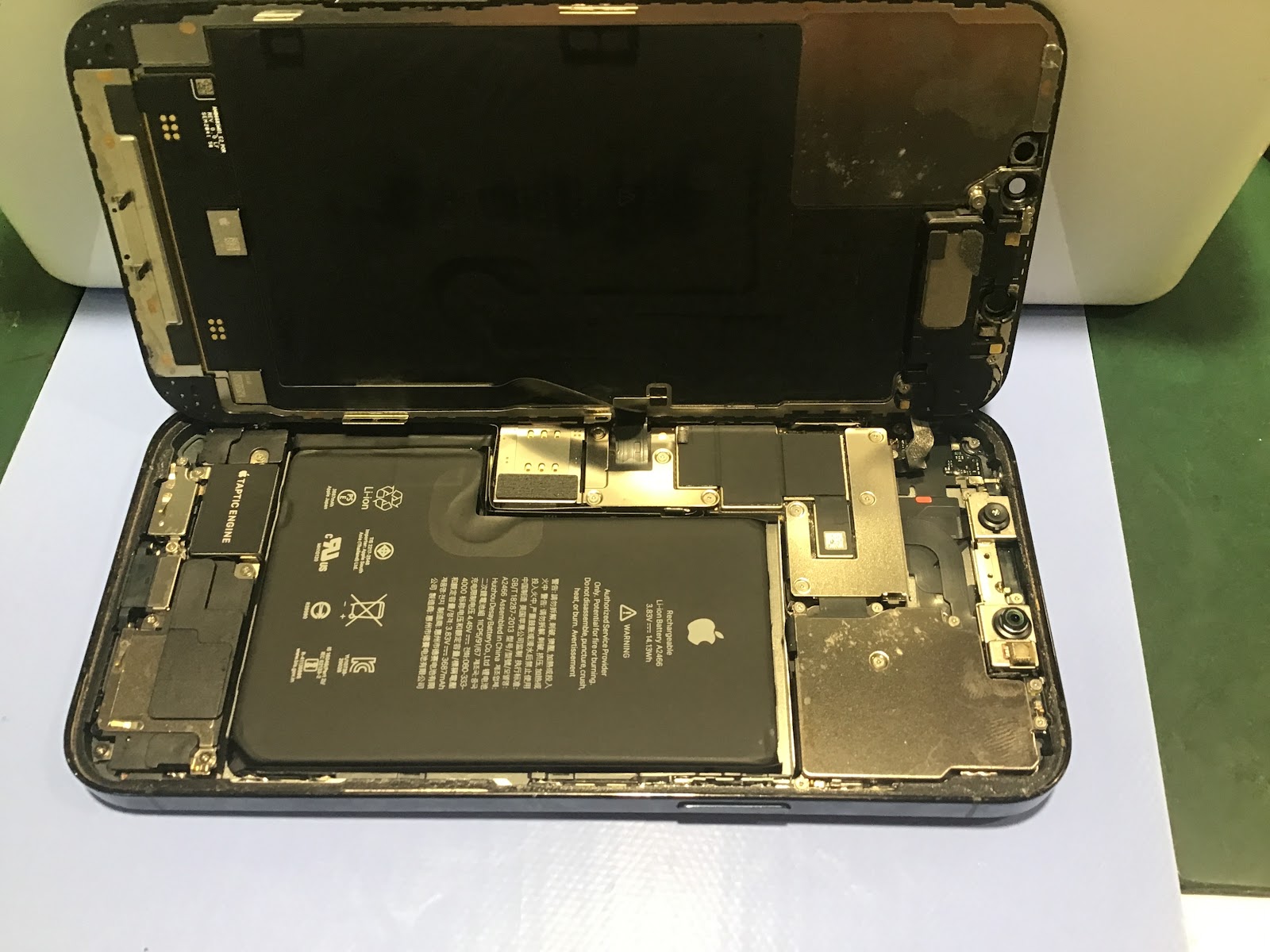 iPhone12 Pro Maxの画面交換ならデータをそのまま・最短即日修理のスマホ修理工房秋津店へ！